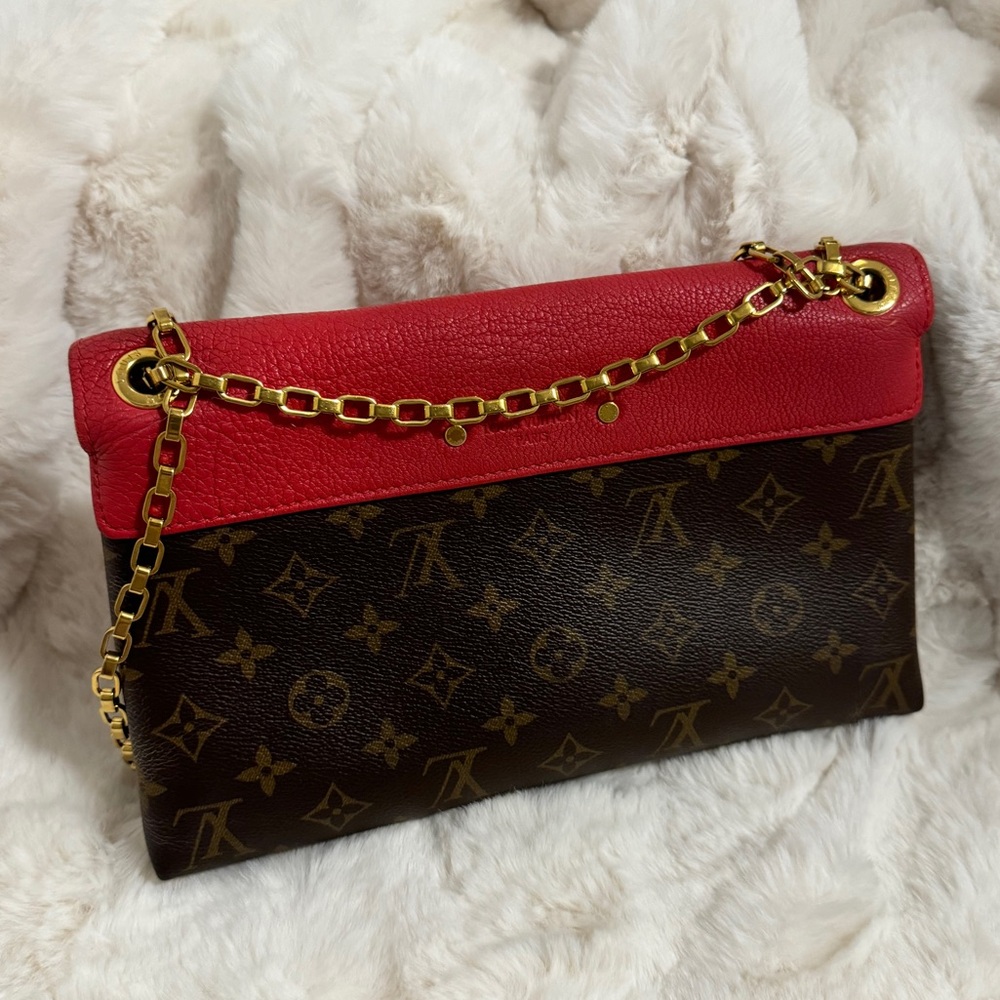 Louis Vuitton Louis Vuitton Pallas Chain Bag - Picture 2 of 16